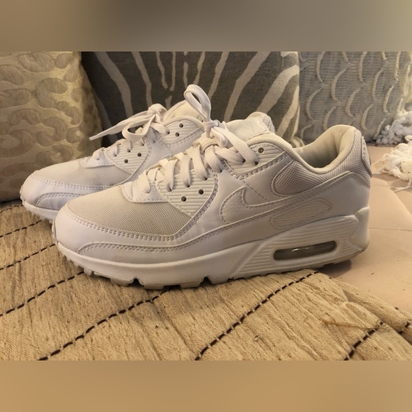 Nike Air Max 90 Women’s 9.5 All White - Picture 1 of 7